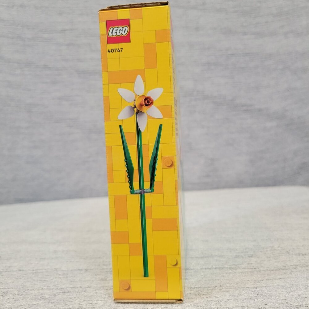 Lego Daffodils 40747 - Picture 3 of 5